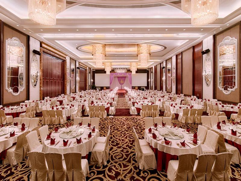 Vienna Hotel Shenzhen Exibition Center エクステリア 写真